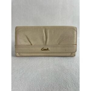 Vintage Coach Leather Cream Trifold Wallet